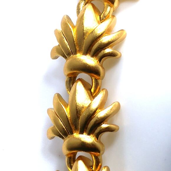 Vintage Monet Floral Satin Finish Bracelet, Gold Plated, 1960s, 7 Inches - Picture 2 of 10